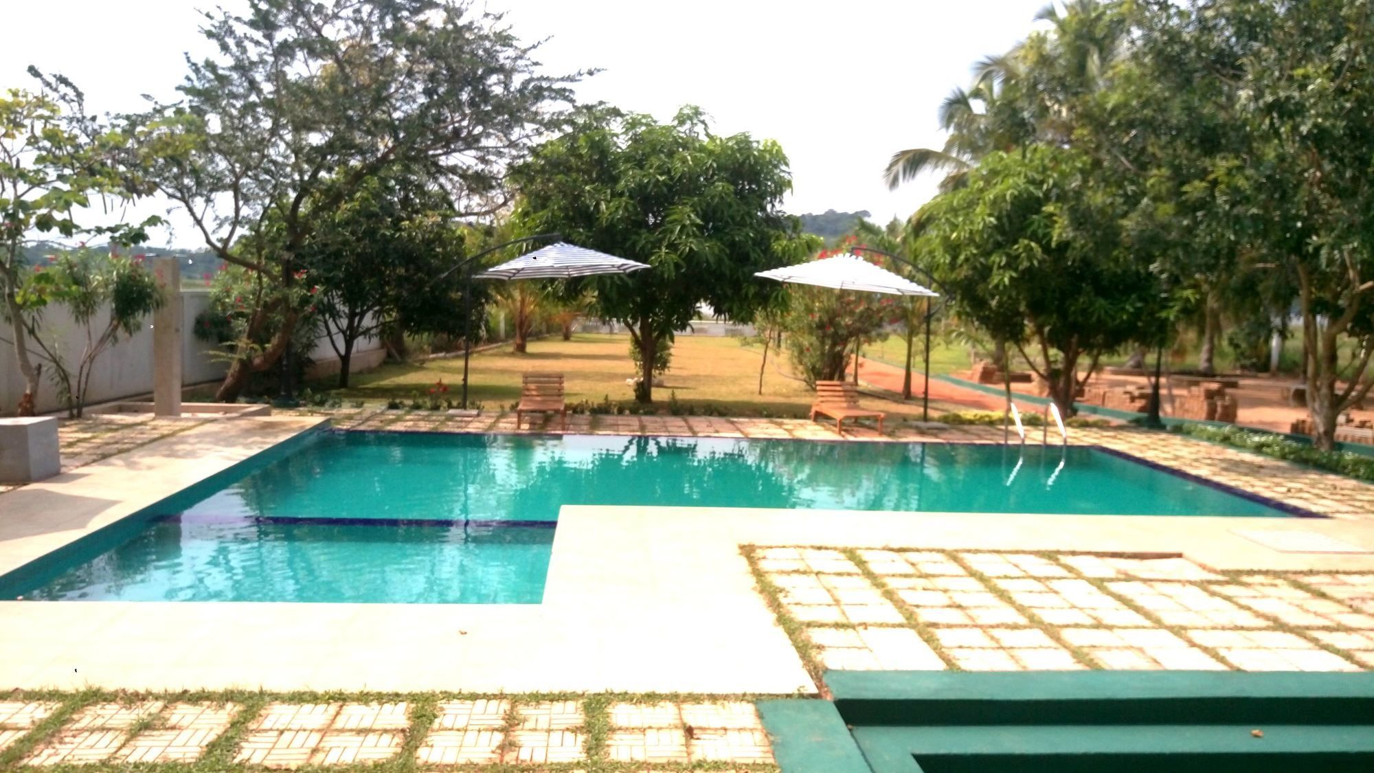Layathraa Lake View Resort Dambulla Exteriér fotografie